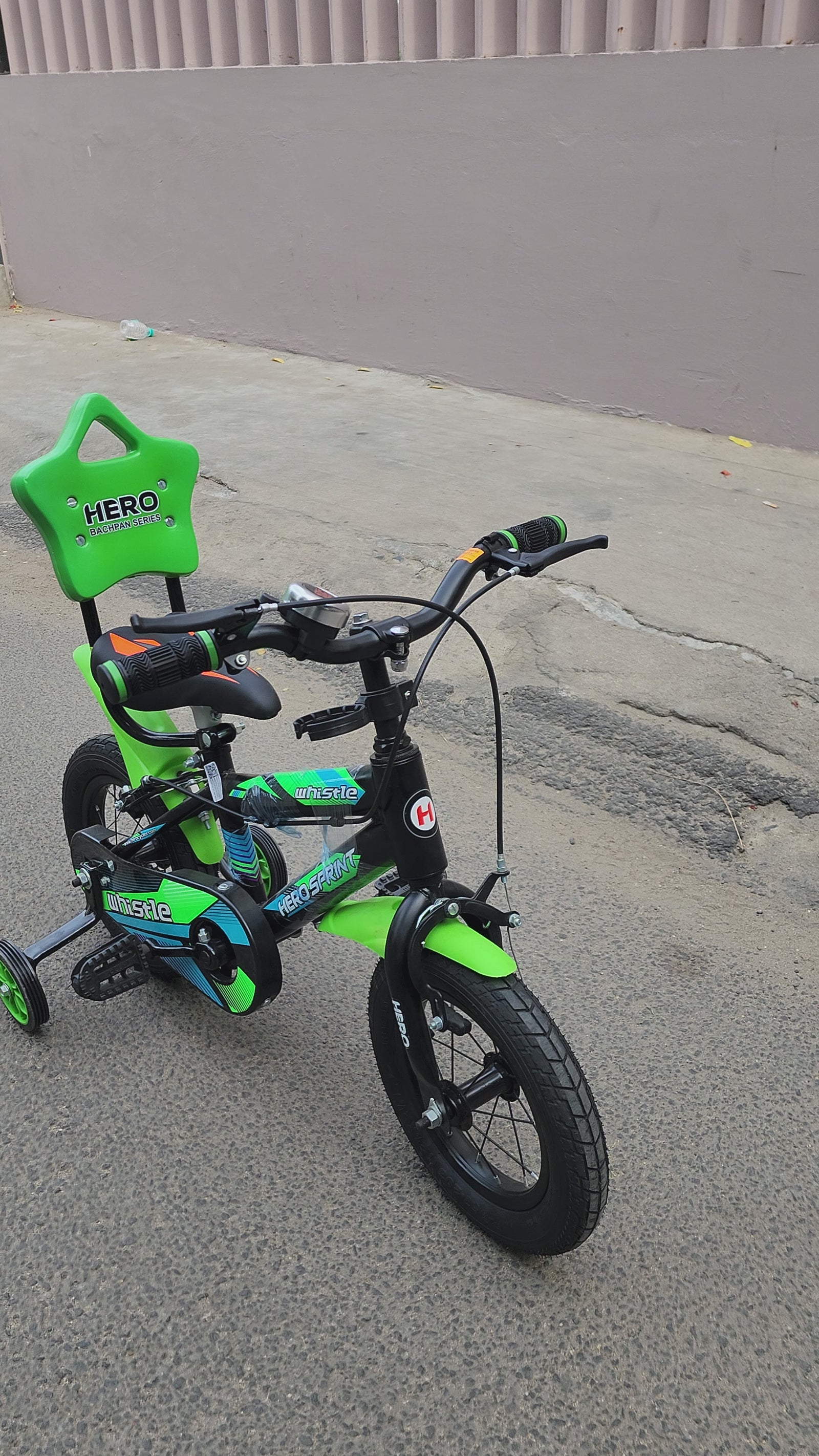 Hero 12 WHistle Bicycle