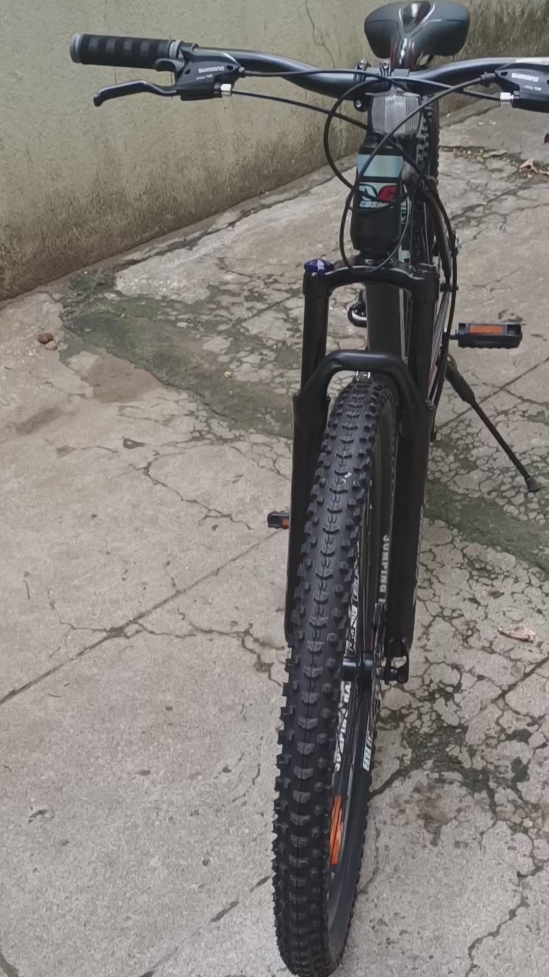 Cosmic 29 Hydra 24 Speed D/Disc Bicycle