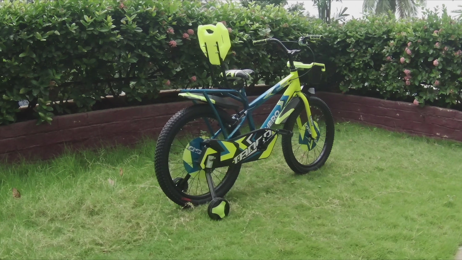 Hero 20 Tango 3.0 Tyre Bicycle