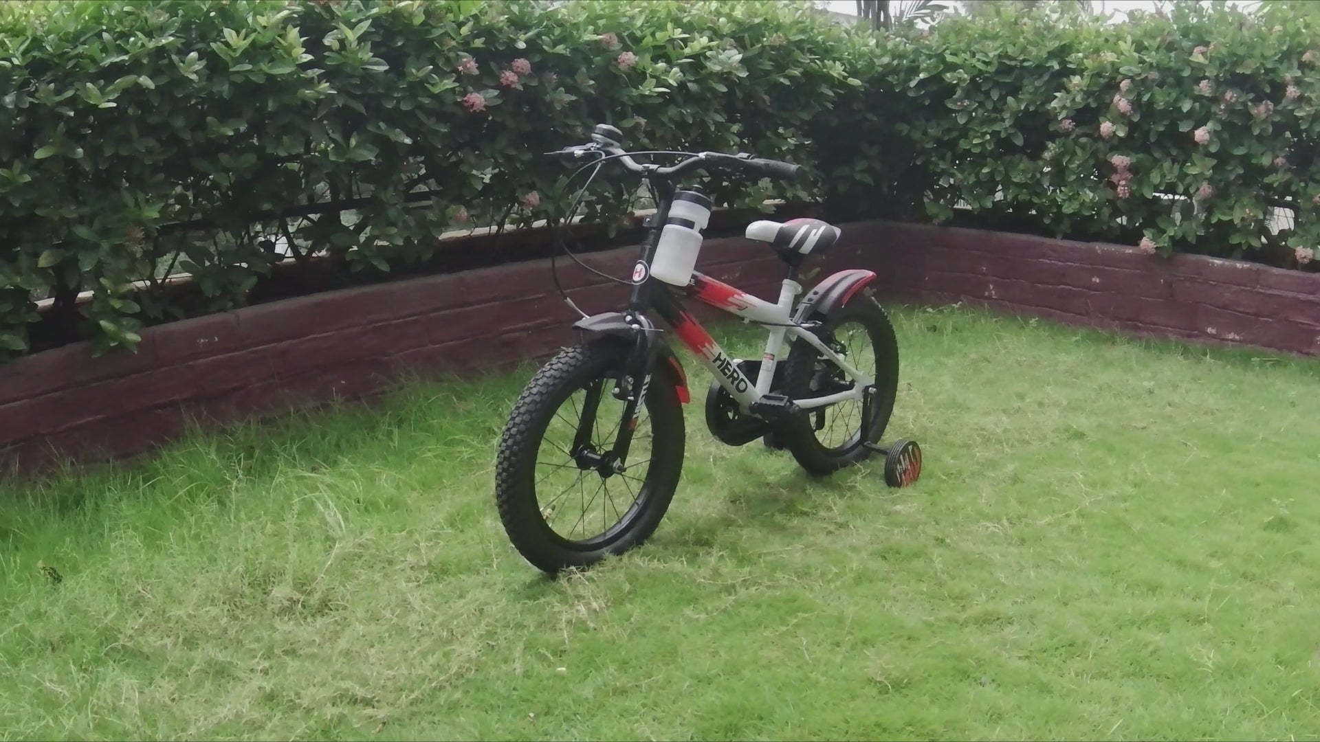 Hero 12 WHistle Bicycle